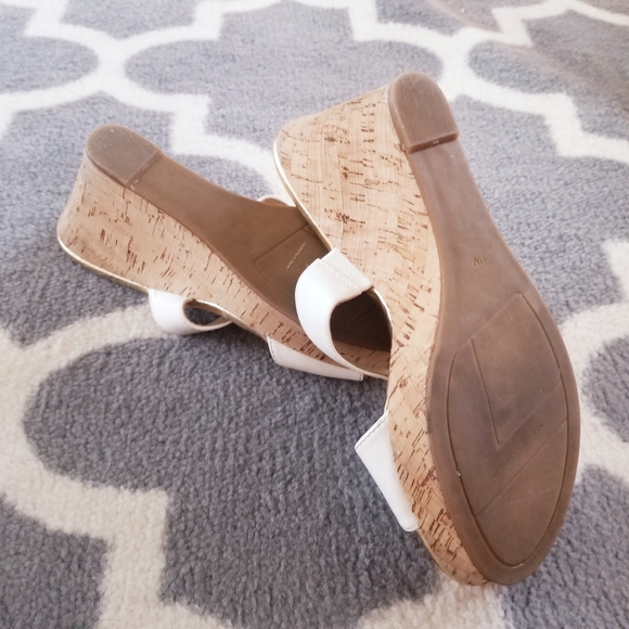 Marc Fisher "Wizard", White Patent & Cork Wedge Pl - Picture 9 of 11